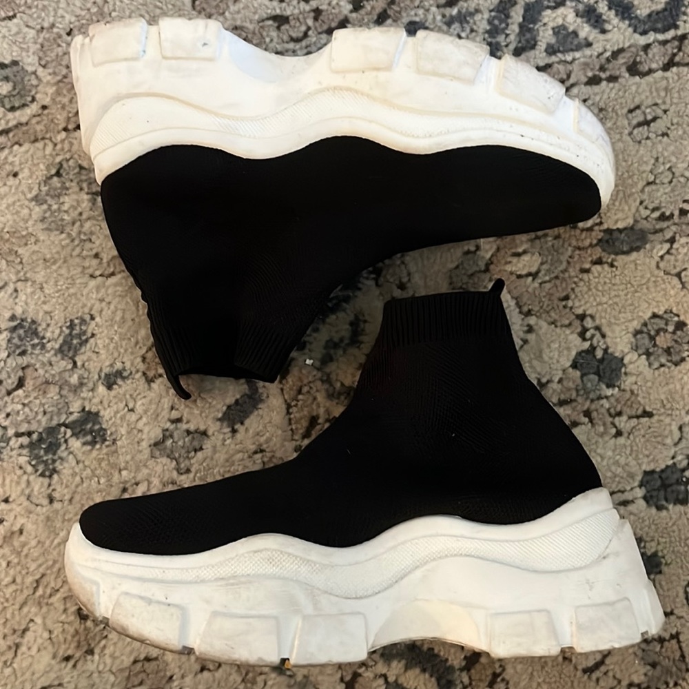 Size 8 platform sneakers